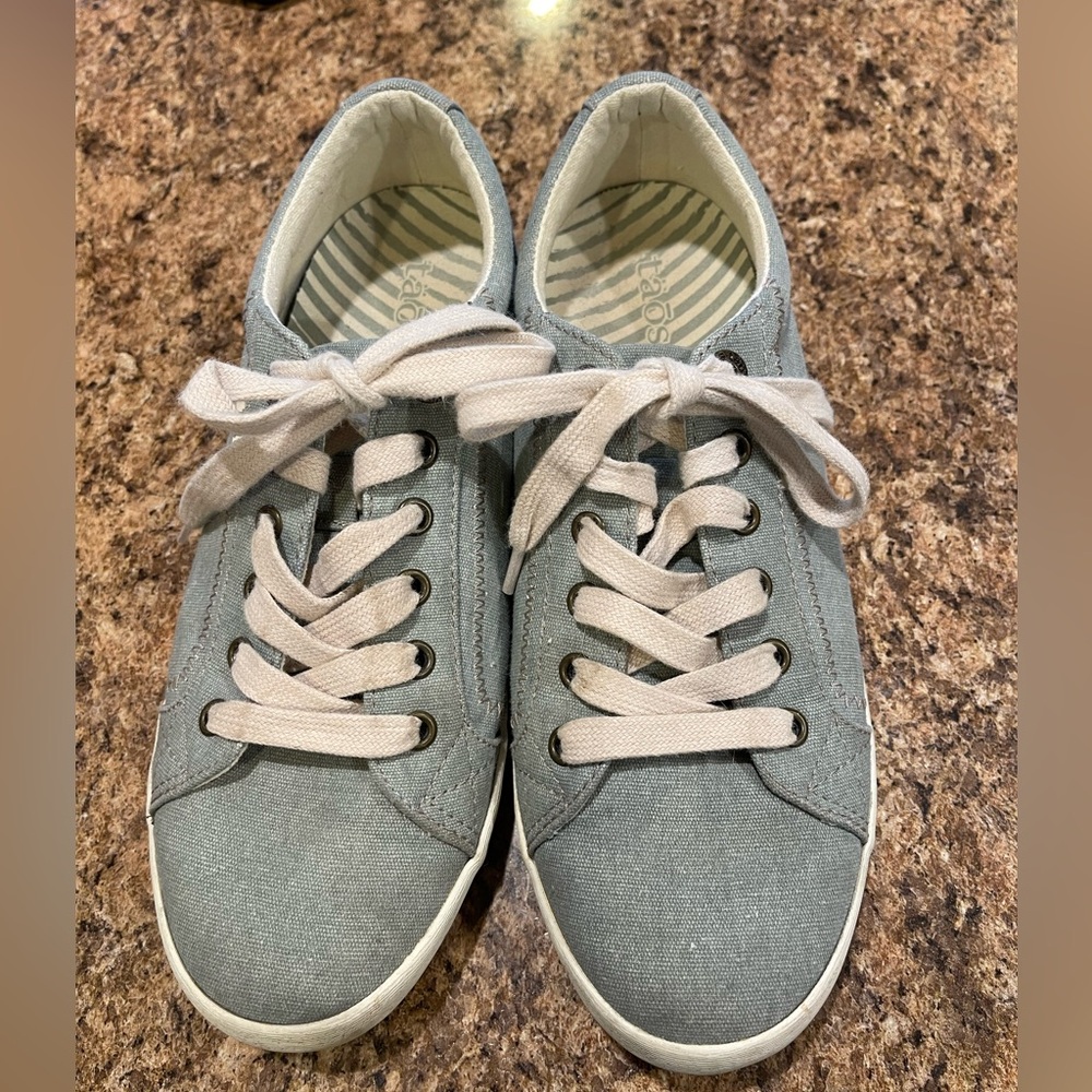 Taos Footwear Blue Chambray Sneakers 8.5